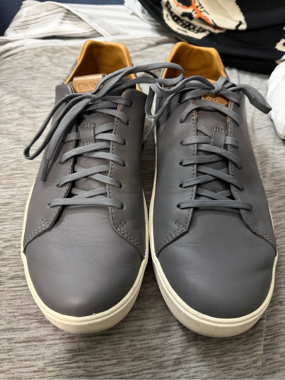 OluKai Lae’ahi Li’lli Men's Gray Leather Low-Top Sneakers with Cream Sole